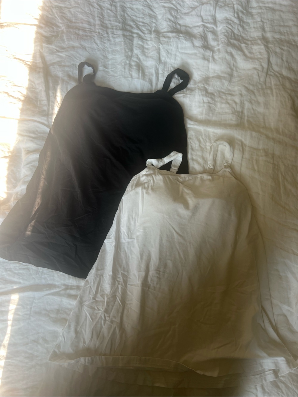 Kindred Bravely Nursing and Pumping Set of 2 Camis in Black and White in size M
